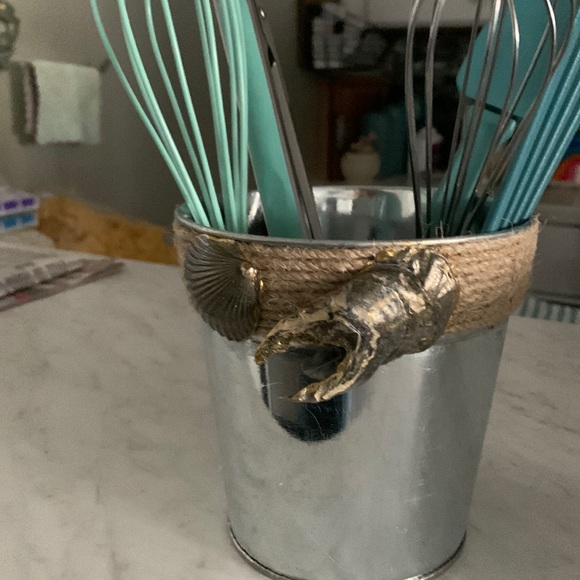 Utensil Holder - Silver with Gute wrapped around the top with Shell Accents - Picture 4 of 9